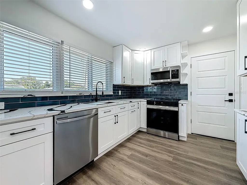 2463 68th Avenue S St Petersburg FL 33712