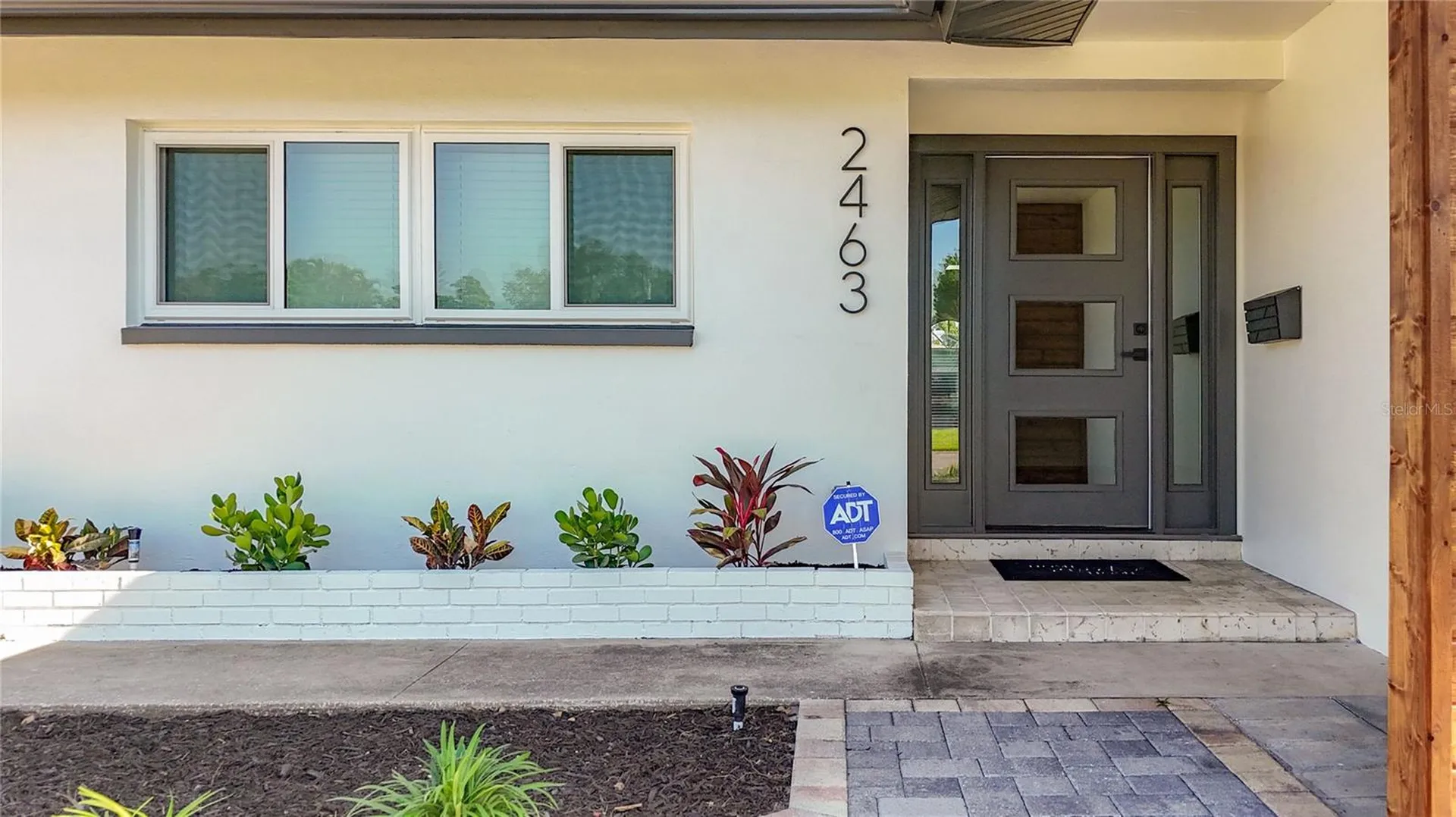 2463 68th Avenue S St Petersburg FL 33712