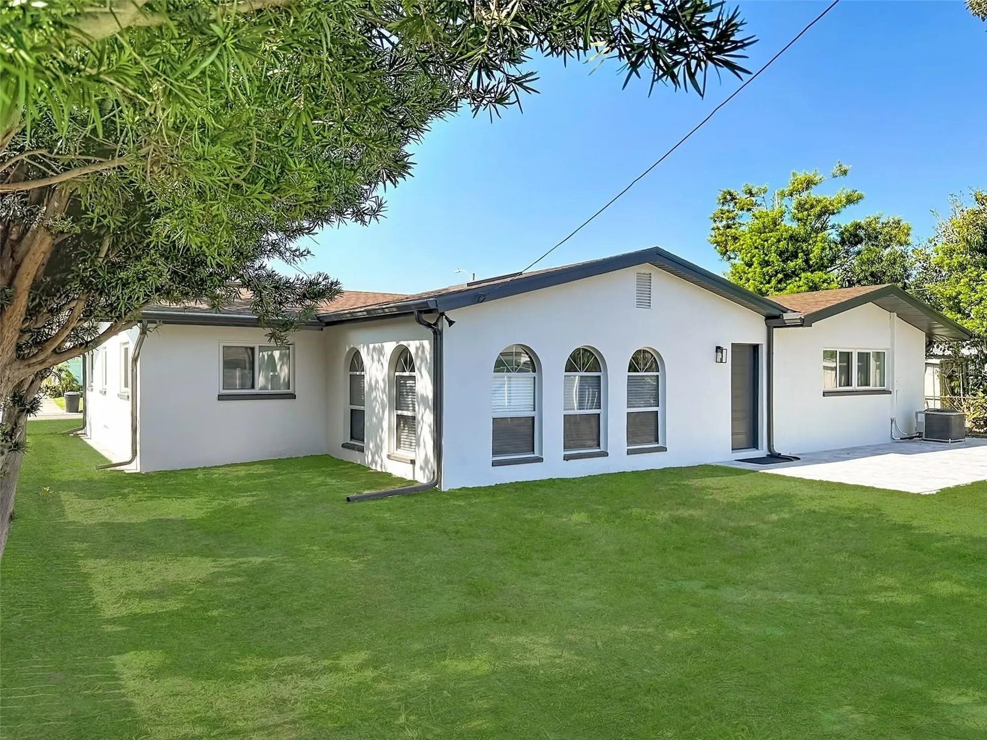 2463 68th Avenue S St Petersburg FL 33712