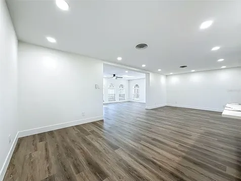 2463 68th Avenue S St Petersburg FL 33712