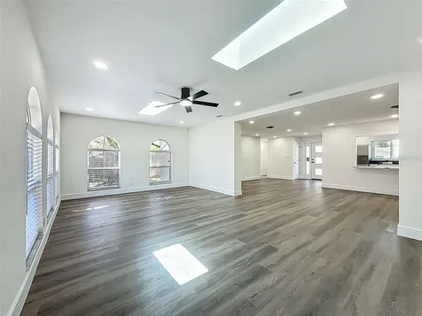 2463 68th Avenue S St Petersburg FL 33712