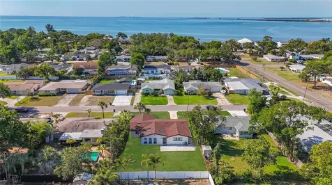 2463 68th Avenue S St Petersburg FL 33712
