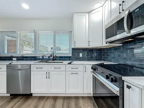 2463 68th Avenue S St Petersburg FL 33712