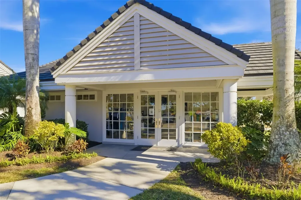 2660 Dick Wilson Drive Sarasota FL 34240