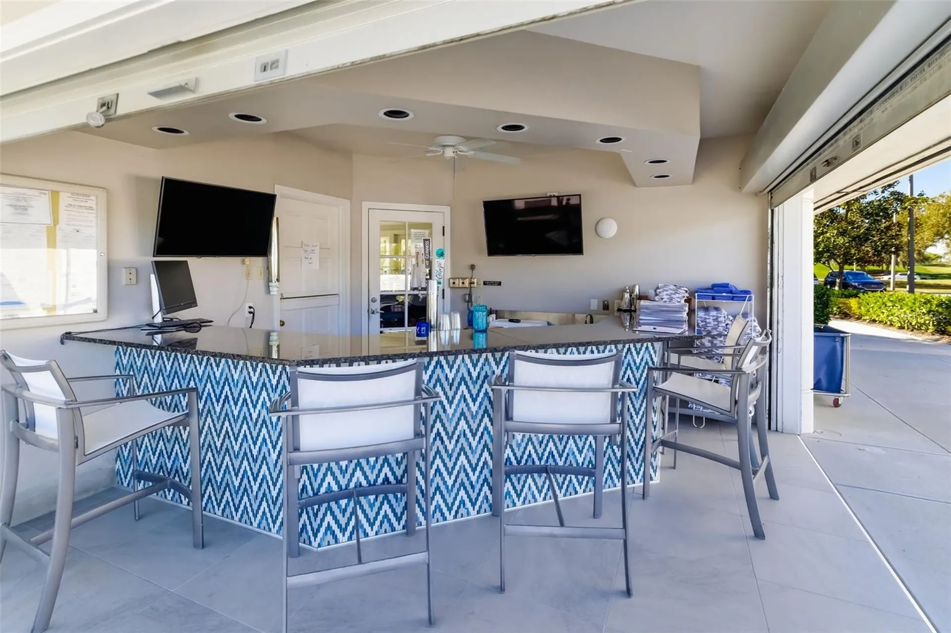 2660 Dick Wilson Drive Sarasota FL 34240