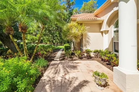 2660 Dick Wilson Drive Sarasota FL 34240