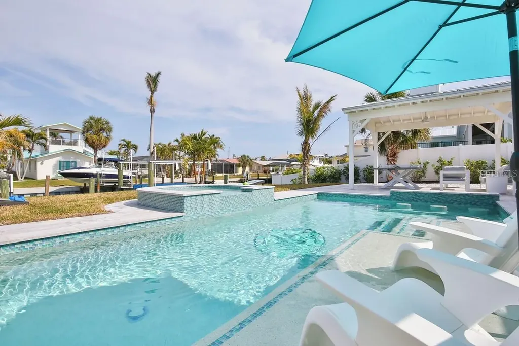 605 Concord Lane Holmes Beach FL 34217