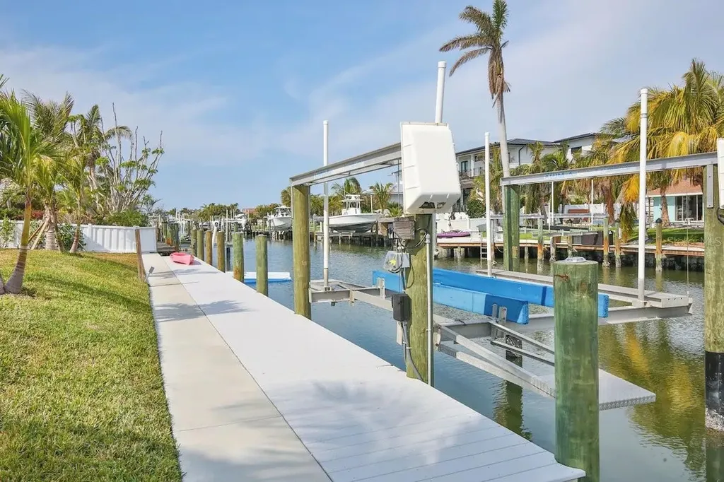605 Concord Lane Holmes Beach FL 34217