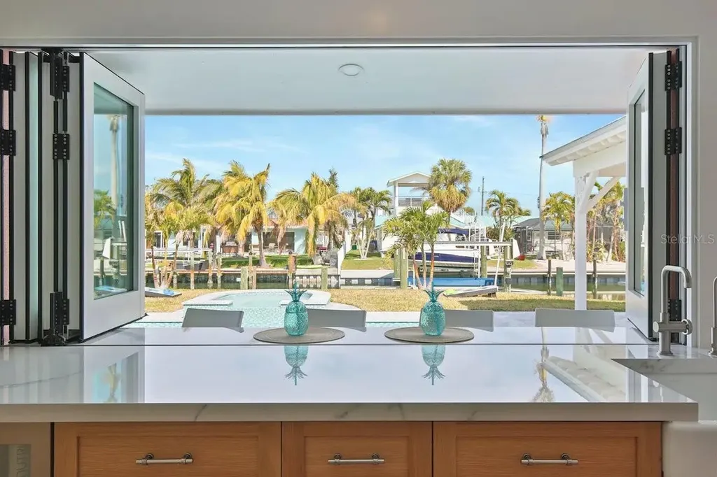 605 Concord Lane Holmes Beach FL 34217