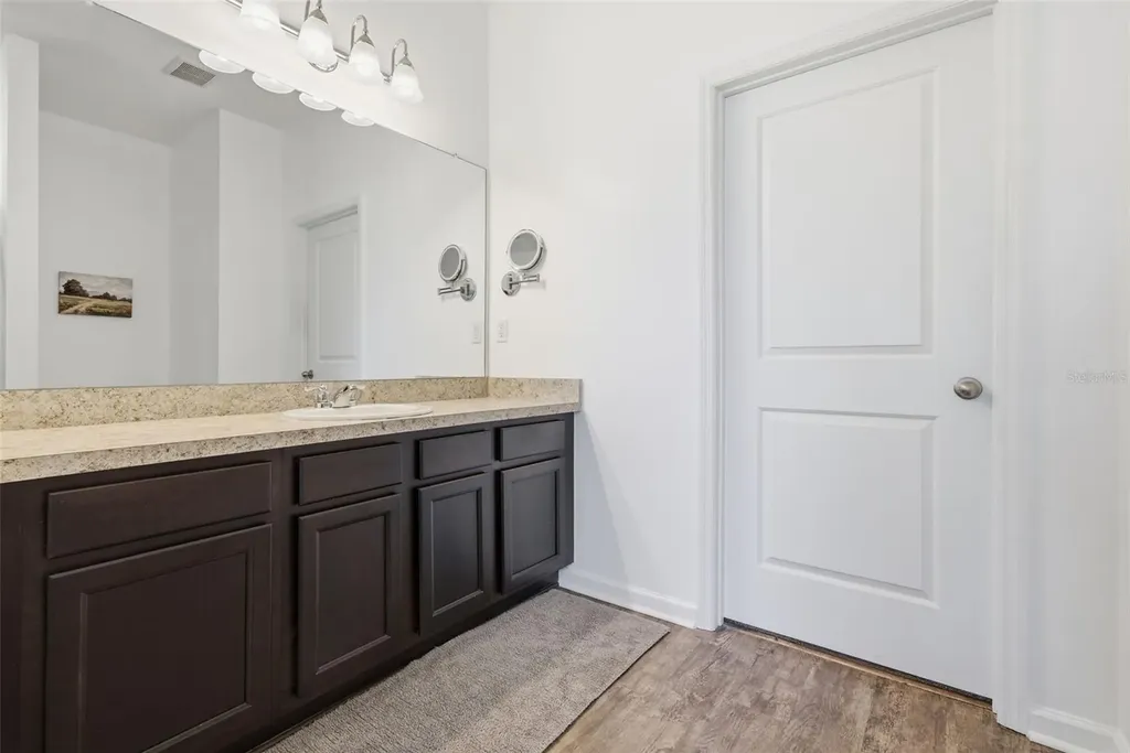 814 Highgate Oaks Place Seffner FL 33584
