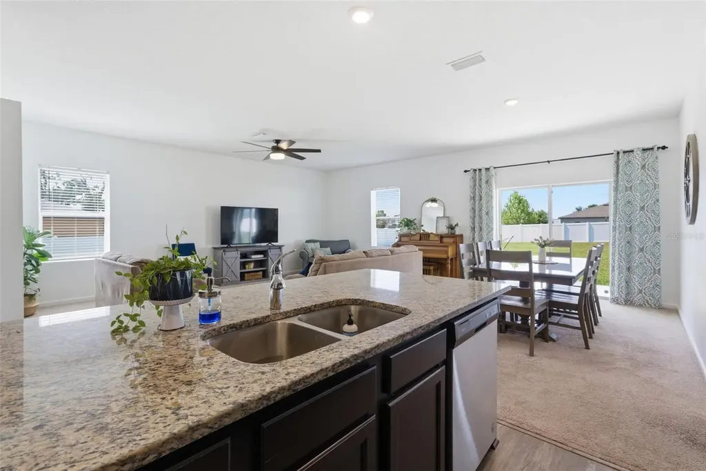 814 Highgate Oaks Place Seffner FL 33584