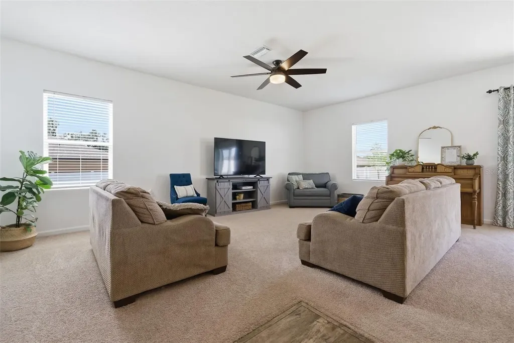 814 Highgate Oaks Place Seffner FL 33584