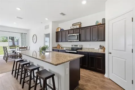 814 Highgate Oaks Place Seffner FL 33584