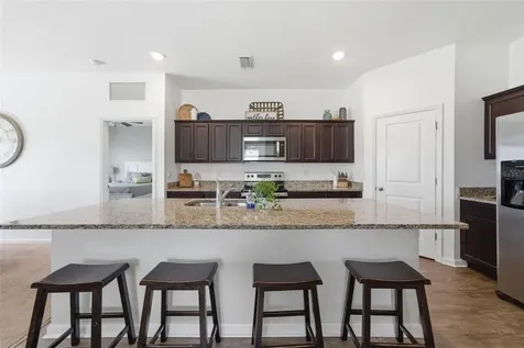 814 Highgate Oaks Place Seffner FL 33584