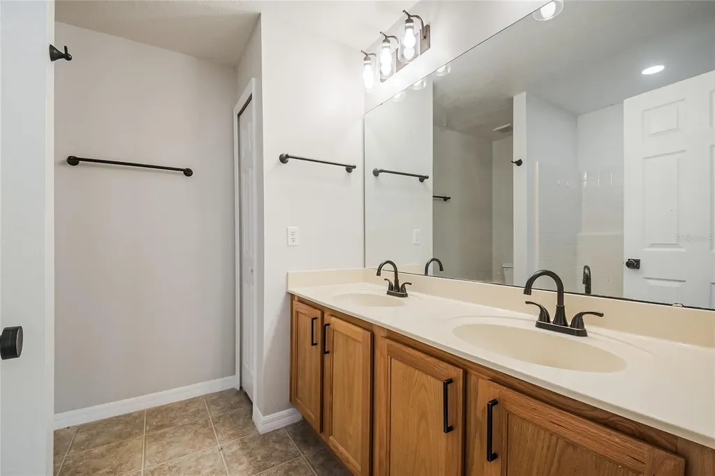 221 Rosa Avenue Oviedo FL 32765