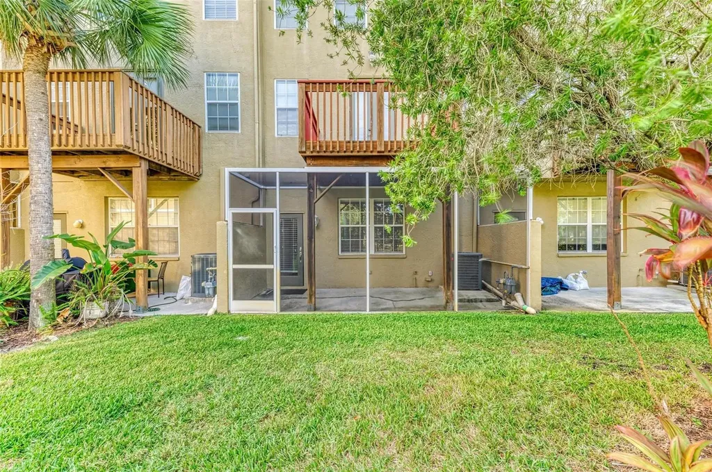 3047 Pointeview Drive Tampa FL 33611