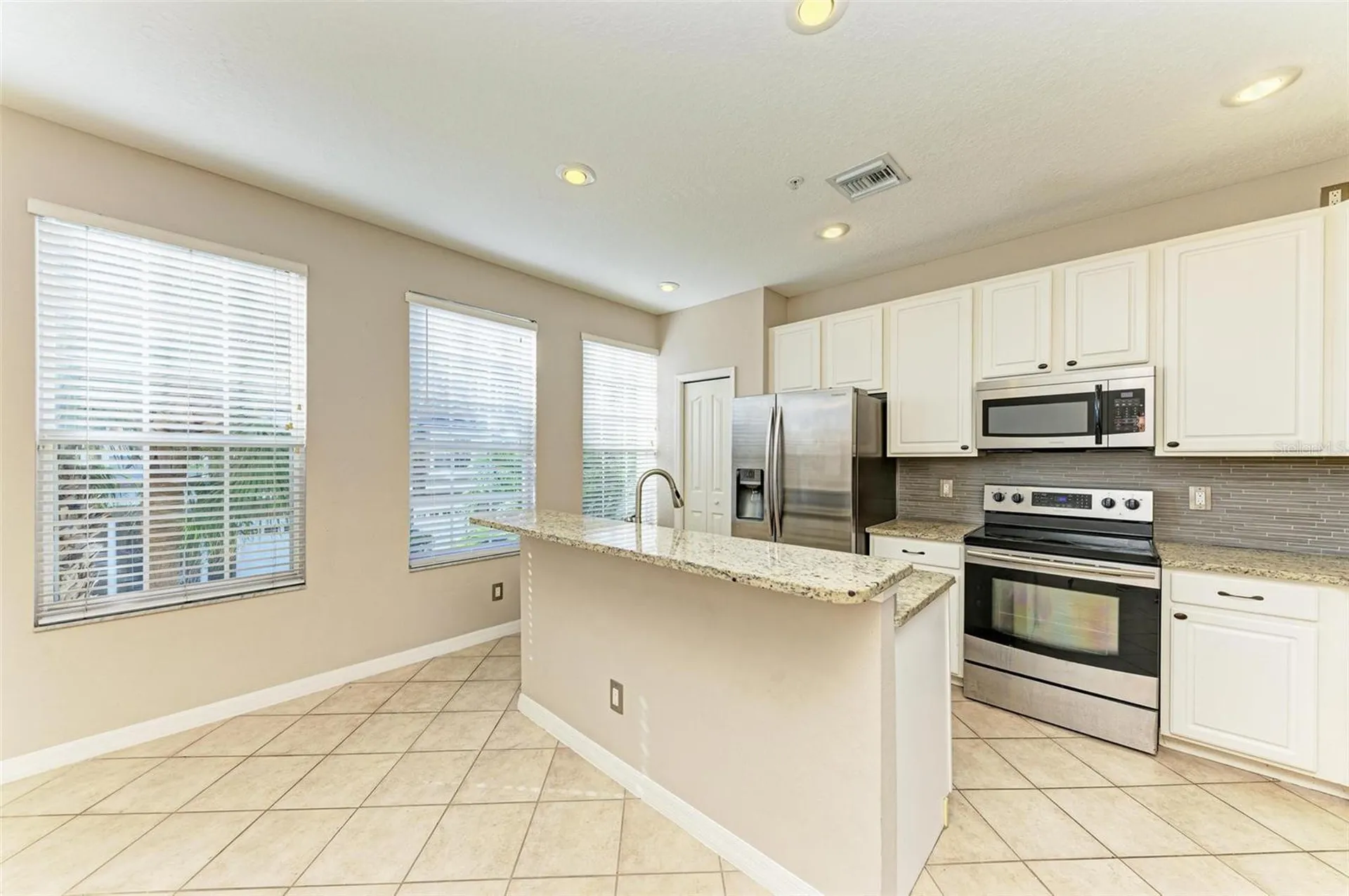 3047 Pointeview Drive Tampa FL 33611