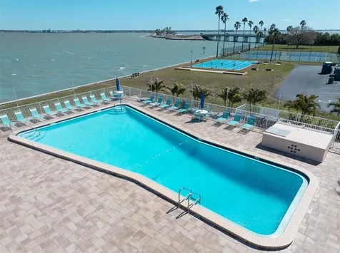 8 Glencoe Place Dunedin FL 34698