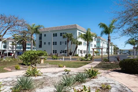 8 Glencoe Place Dunedin FL 34698