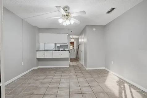 6258 Oak Cluster Circle Tampa FL 33634