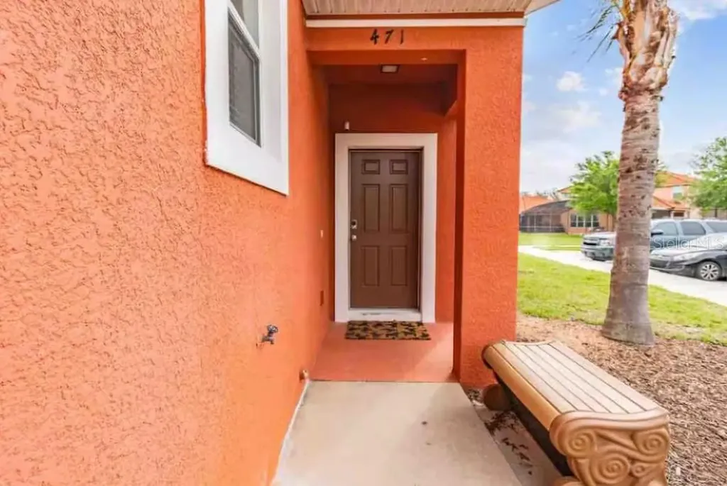 471 Las Fuentes Drive Kissimmee FL 34746