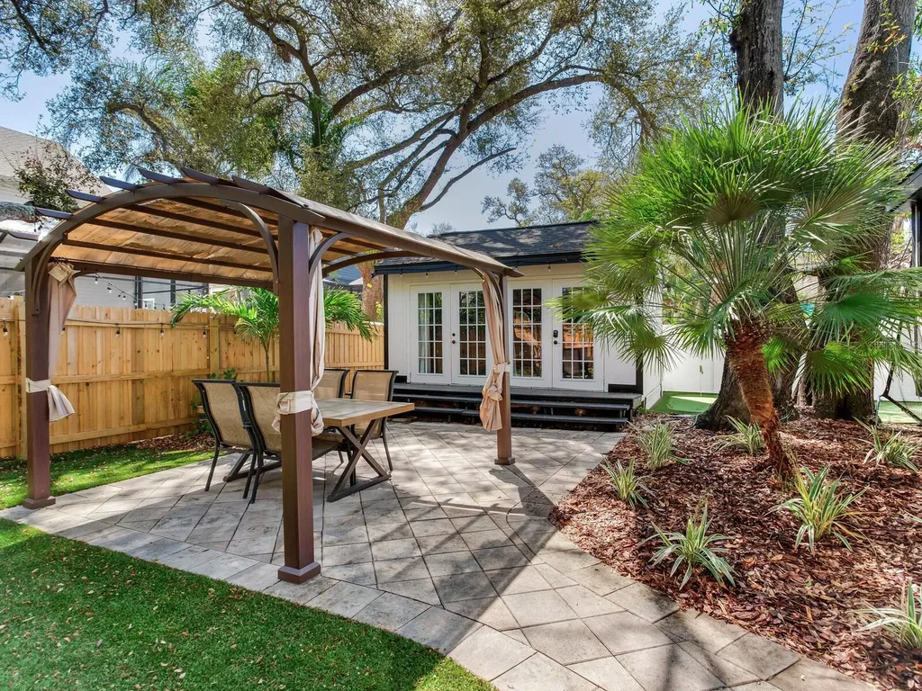 6118 S Elkins Avenue Tampa FL 33611
