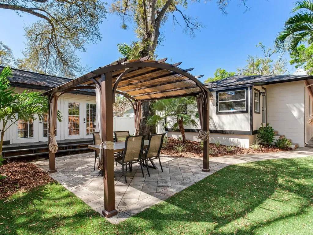 6118 S Elkins Avenue Tampa FL 33611