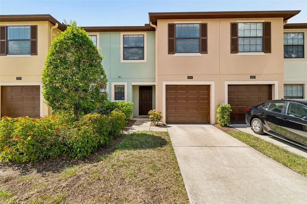 2510 Edgewater Falls Drive Brandon FL 33511