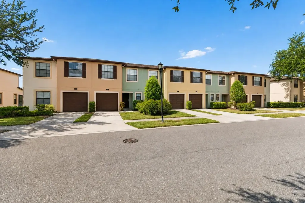 2510 Edgewater Falls Drive Brandon FL 33511