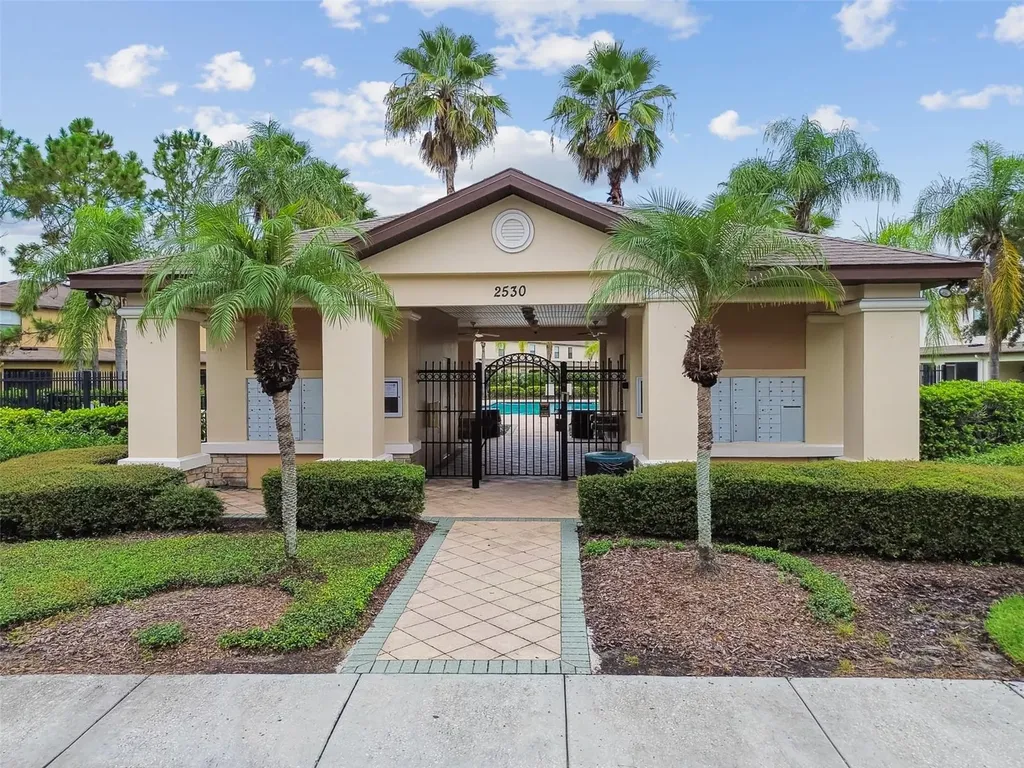 2510 Edgewater Falls Drive Brandon FL 33511