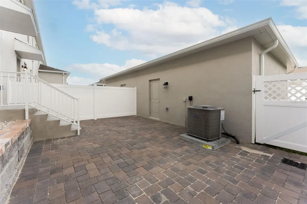 2341 White Buffalo Street Apopka FL 32703