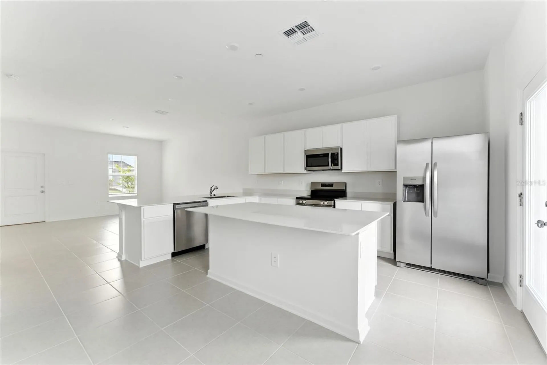 2341 White Buffalo Street Apopka FL 32703
