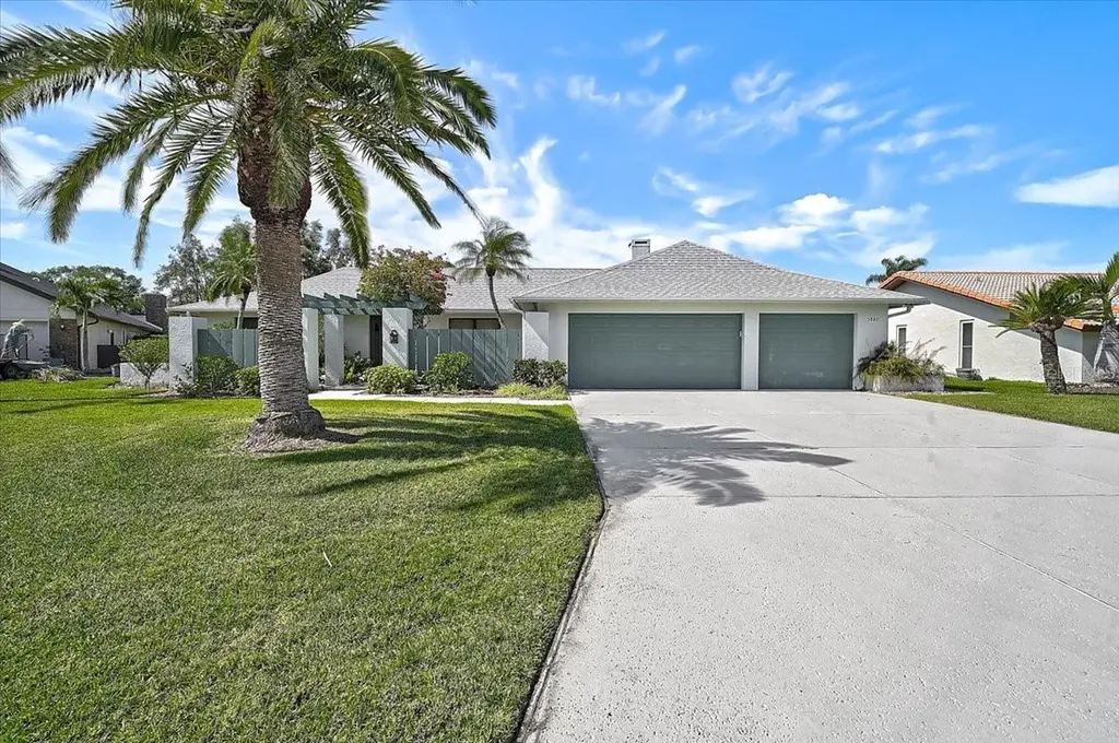 3842 Torrey Pines Way Sarasota FL 34238