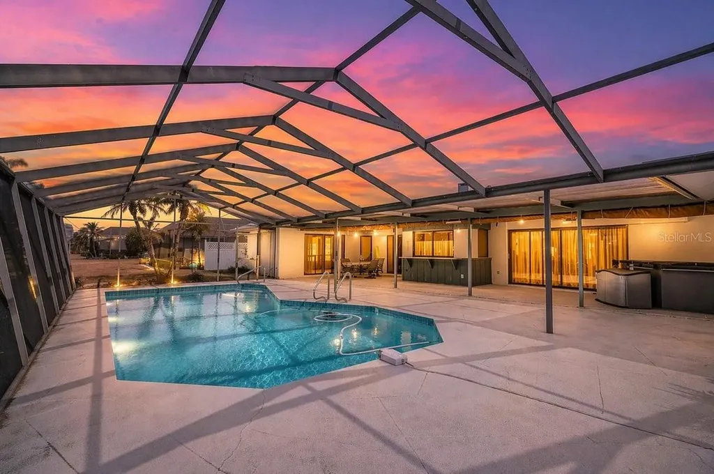 3842 Torrey Pines Way Sarasota FL 34238
