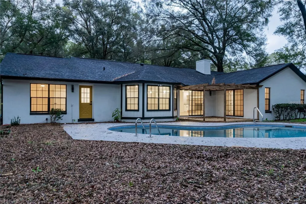 5320 NE 2nd Lane Ocala FL 34470