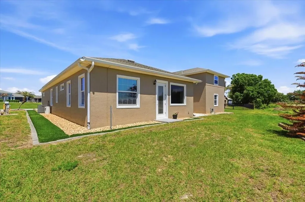 572 Meandering Way Polk City FL 33868