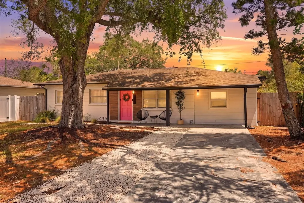 4939 100th Way N St Petersburg FL 33708