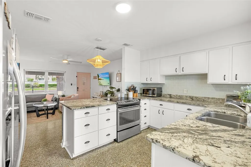4939 100th Way N St Petersburg FL 33708
