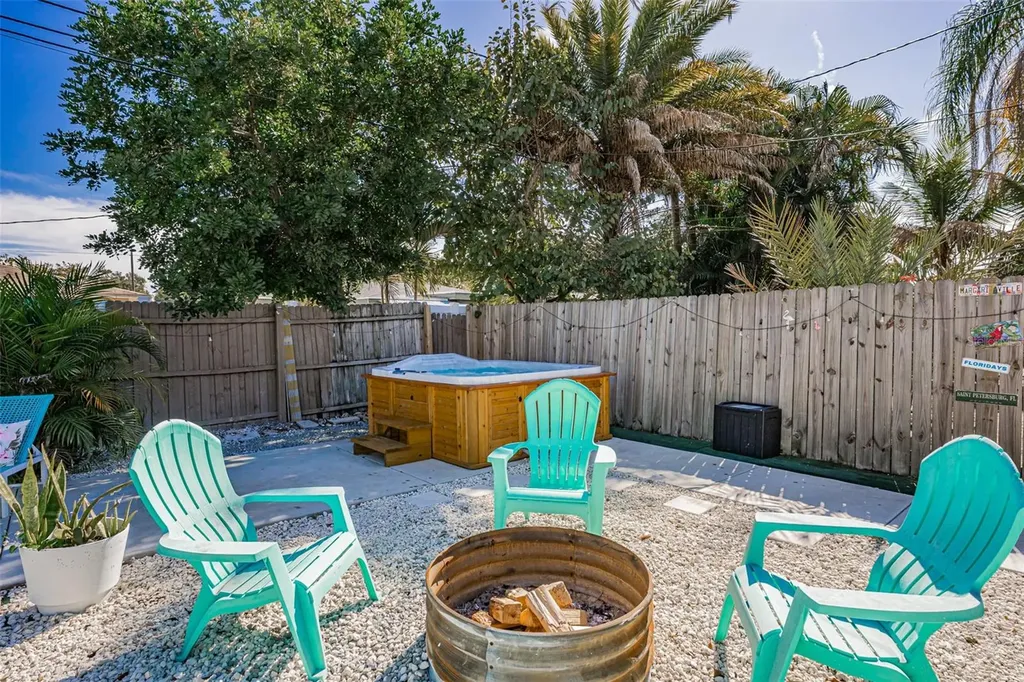 4939 100th Way N St Petersburg FL 33708
