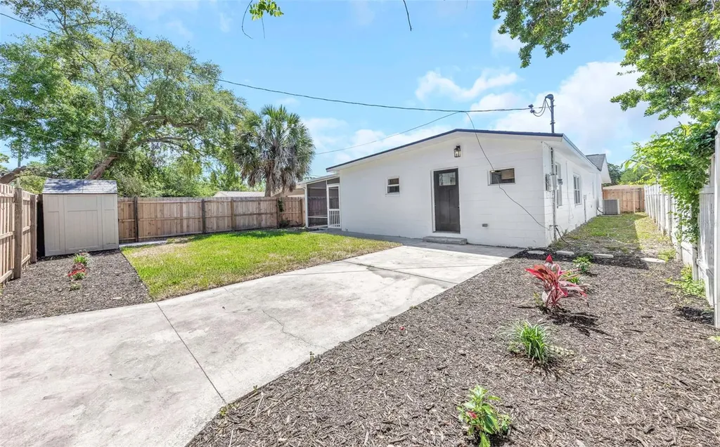653 64th Avenue S St Petersburg FL 33705