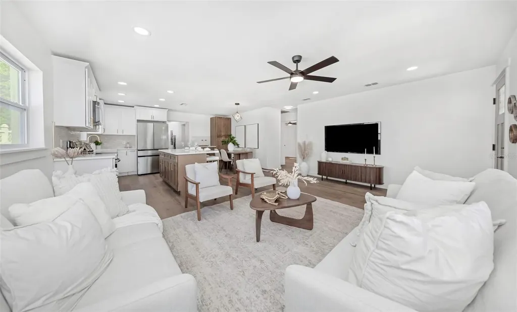 653 64th Avenue S St Petersburg FL 33705