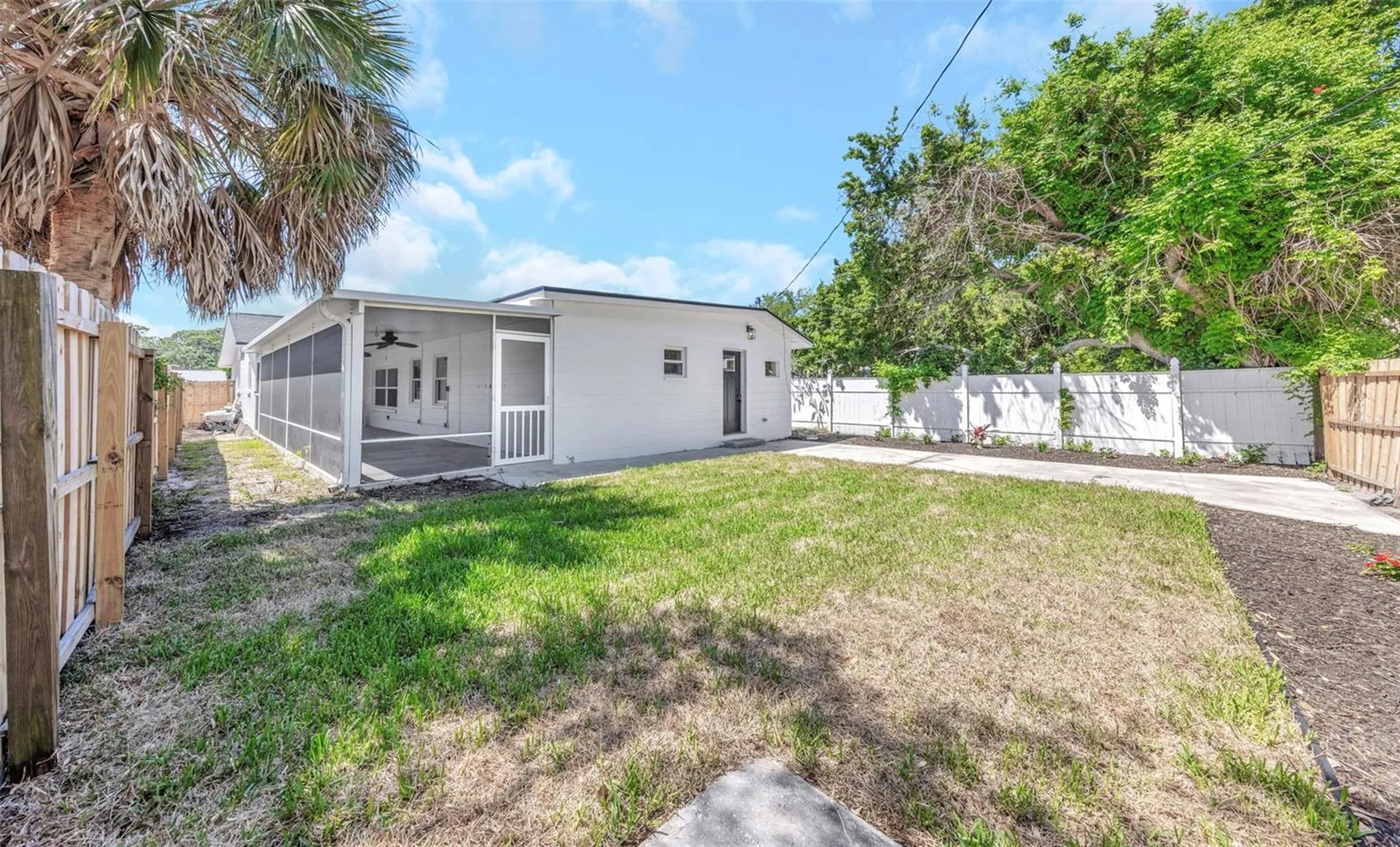 653 64th Avenue S St Petersburg FL 33705