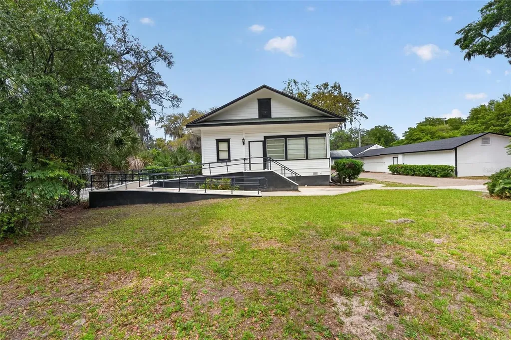 4004 Atlantic Boulevard Jacksonville FL 32207