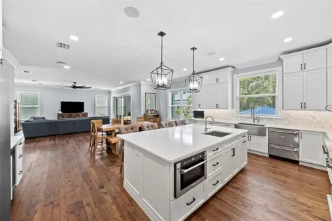 3621 S Renellie Drive Tampa FL 33629