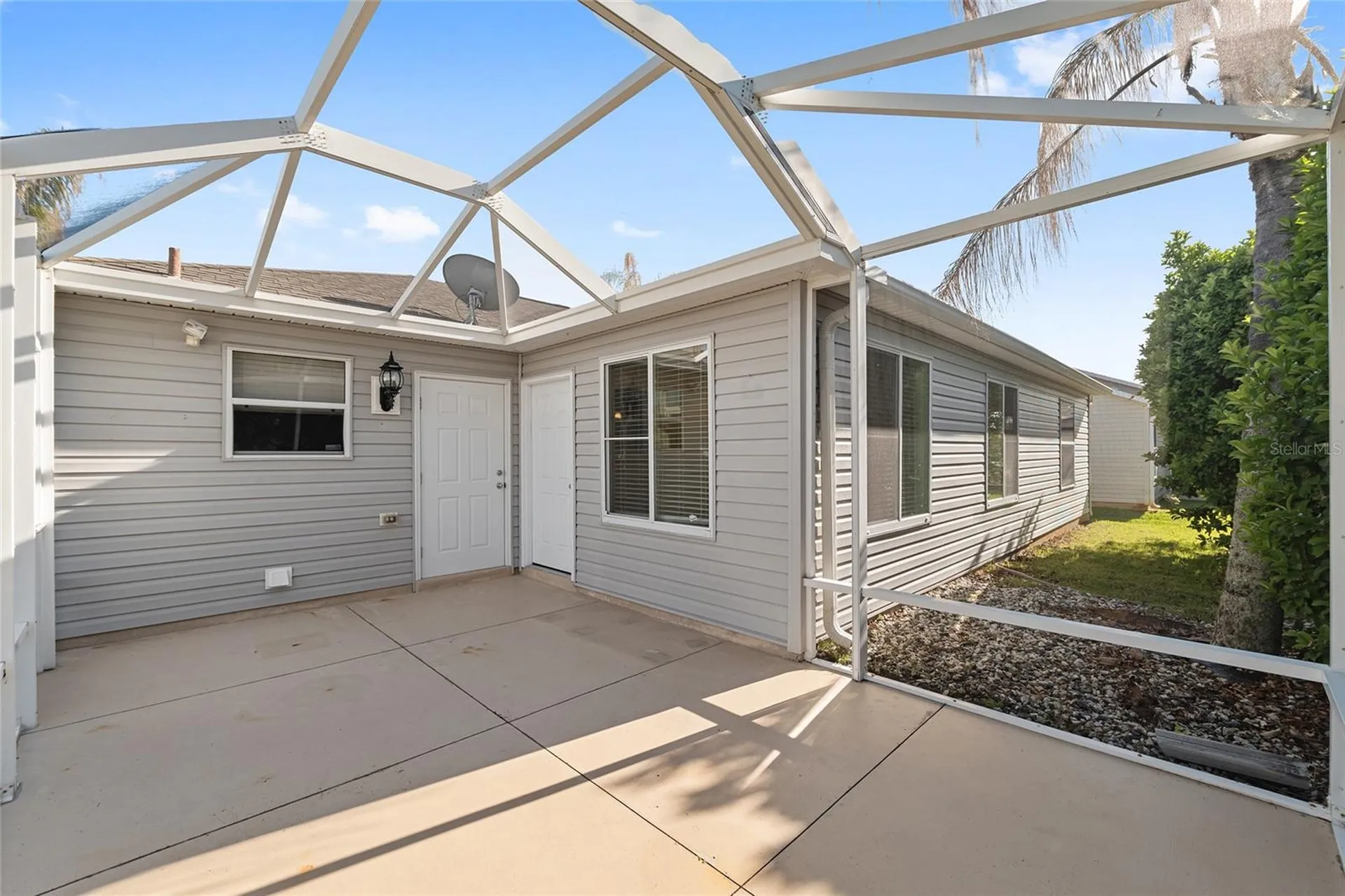 2588 English Ivy Circle The Villages FL 32162
