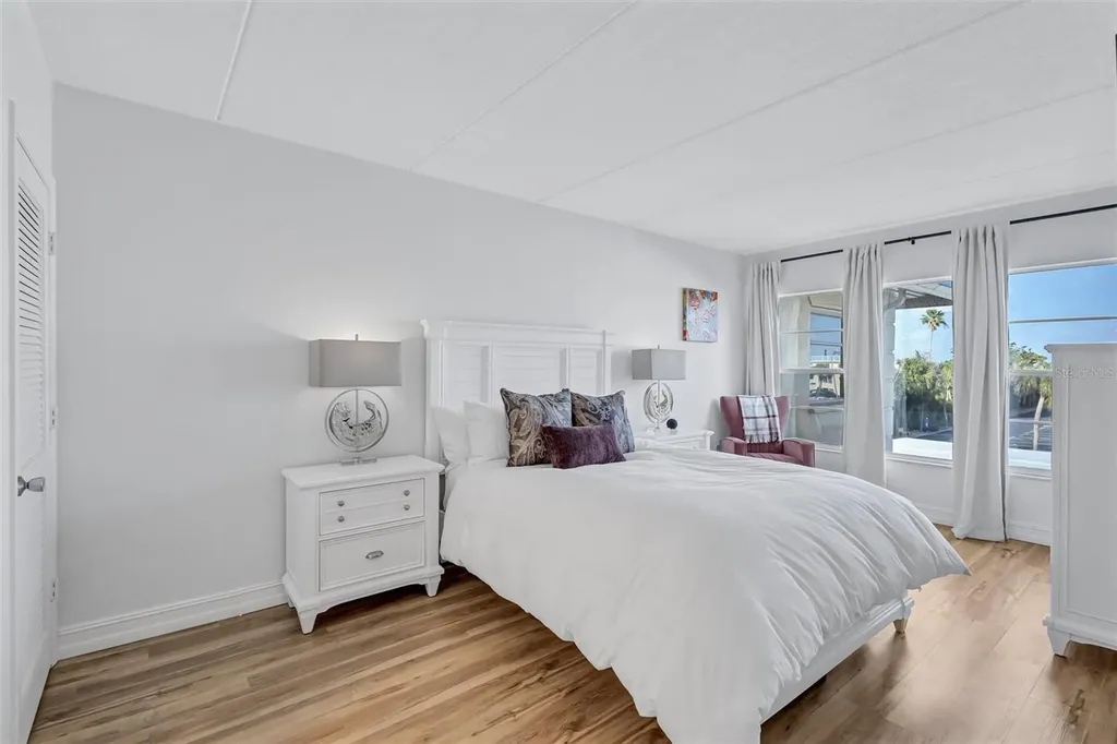 3806 Gulf Of Mexico Drive Longboat Key FL 34228