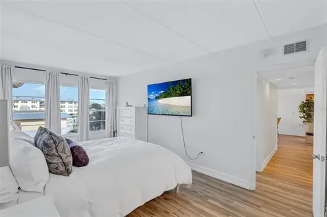 3806 Gulf Of Mexico Drive Longboat Key FL 34228
