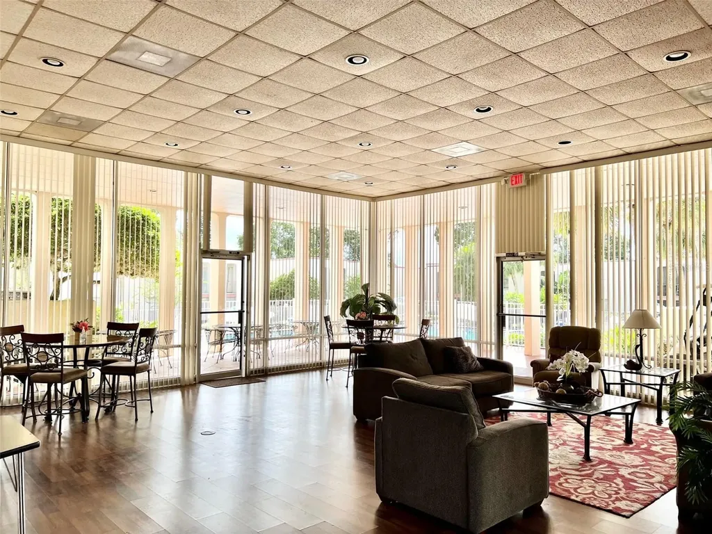 506 Orange Drive Altamonte Springs FL 32701