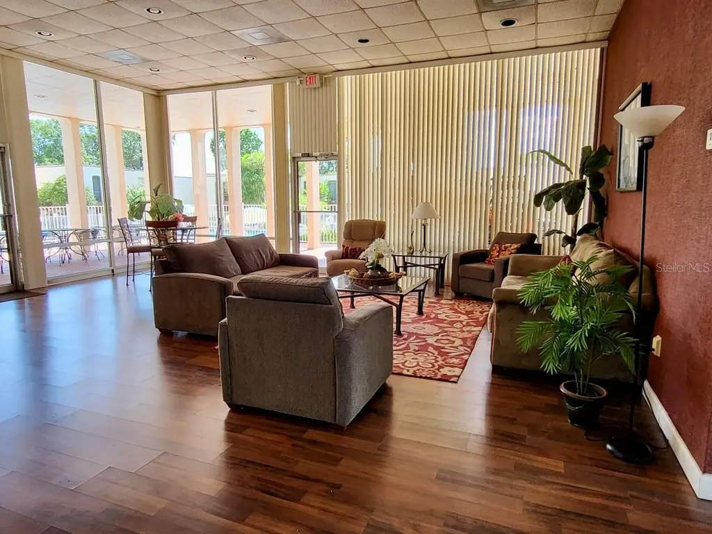 506 Orange Drive Altamonte Springs FL 32701