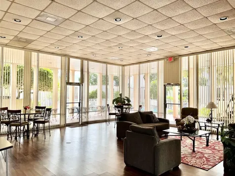 506 Orange Drive Altamonte Springs FL 32701